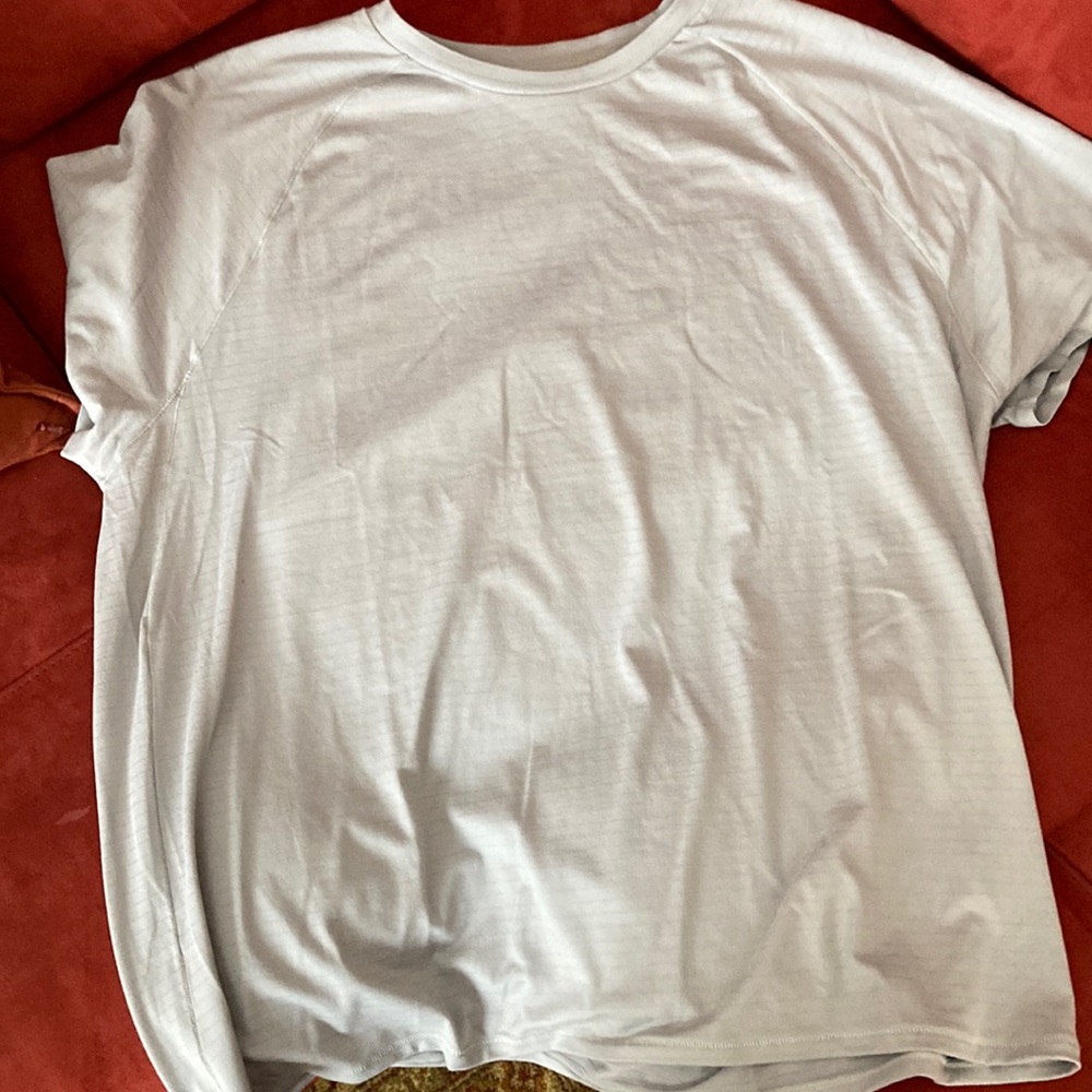 Men’s lole shirt